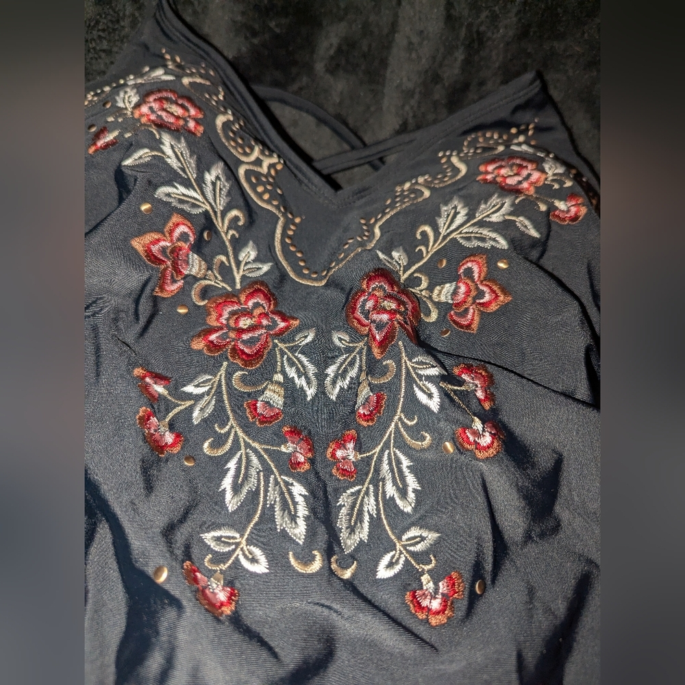 NWT Embroidered Lace-up Back Swimsuit - Picture 3 of 4